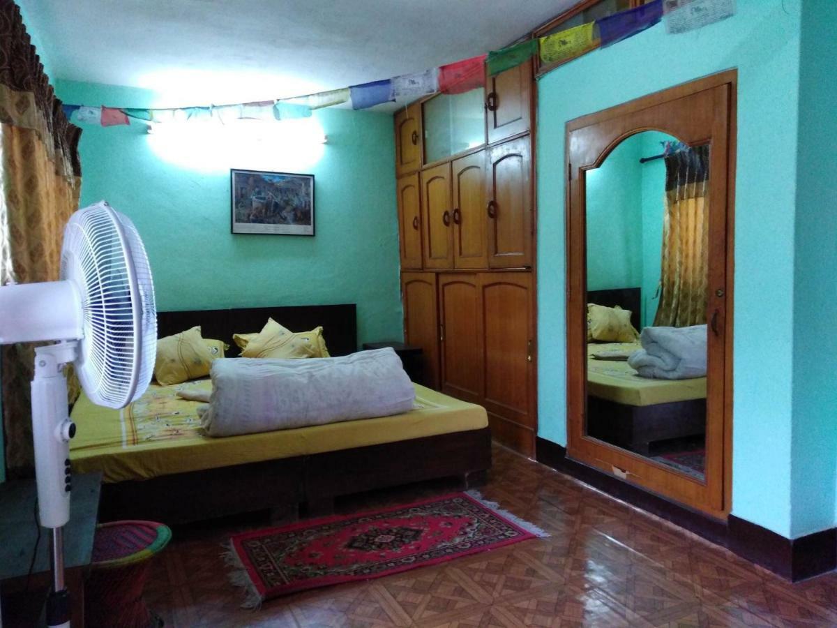The Nepali Hive Hostel กาฐมาณฑุ ภายนอก รูปภาพ